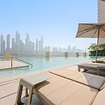 Silkhaus Tower With Private Beach And Skyline Views
